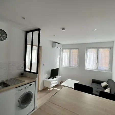 Bright 28 M Apartment At 600 M From The Beach 公寓