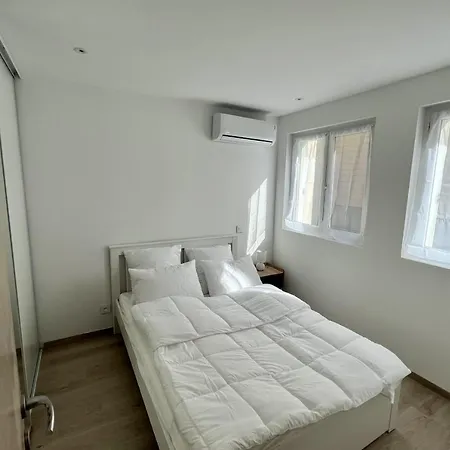 شقة Bright 28 M Apartment At 600 M From The Beach *